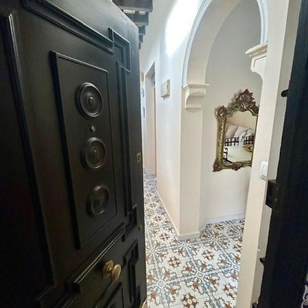 Gatu Casa Lola , " Preferente Mayores De 25 Anos Y Familias " El Puerto de Santa Maria Bagian luar foto