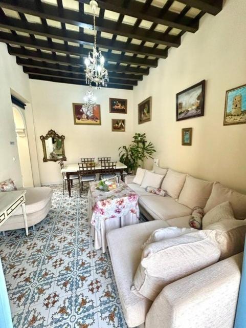 Gatu Casa Lola , " Preferente Mayores De 25 Anos Y Familias " El Puerto de Santa Maria Bagian luar foto