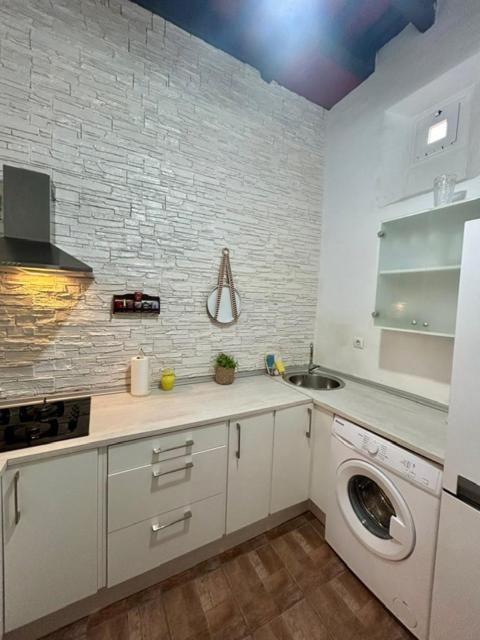 Gatu Casa Lola , " Preferente Mayores De 25 Anos Y Familias " El Puerto de Santa Maria Bagian luar foto
